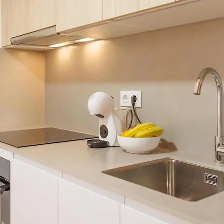 Bravissimo Calderers, Monthly