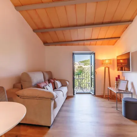 Bravissimo Calderers, Monthly