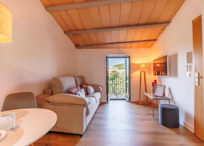 Bravissimo Calderers, Monthly