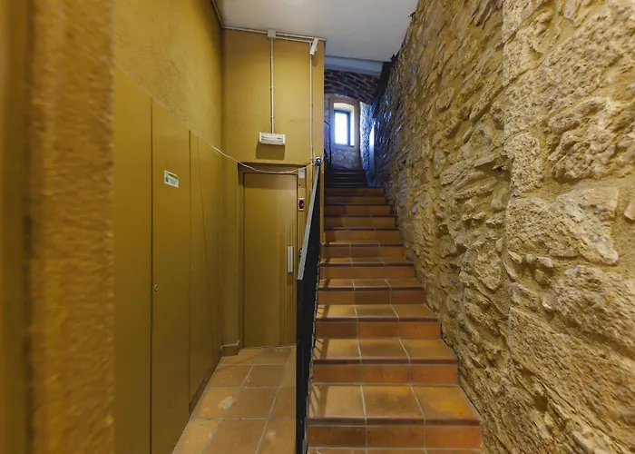 Bravissimo Calderers, Monthly