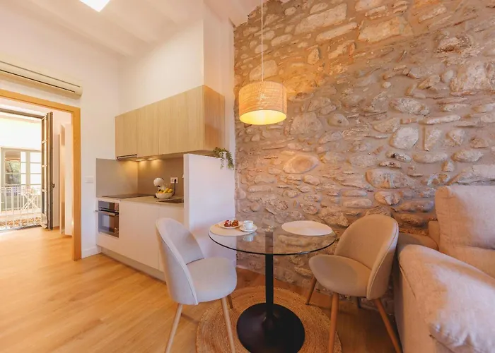 Bravissimo Calderers, Monthly Girona