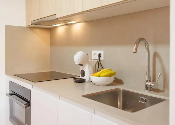 Bravissimo Calderers, Monthly